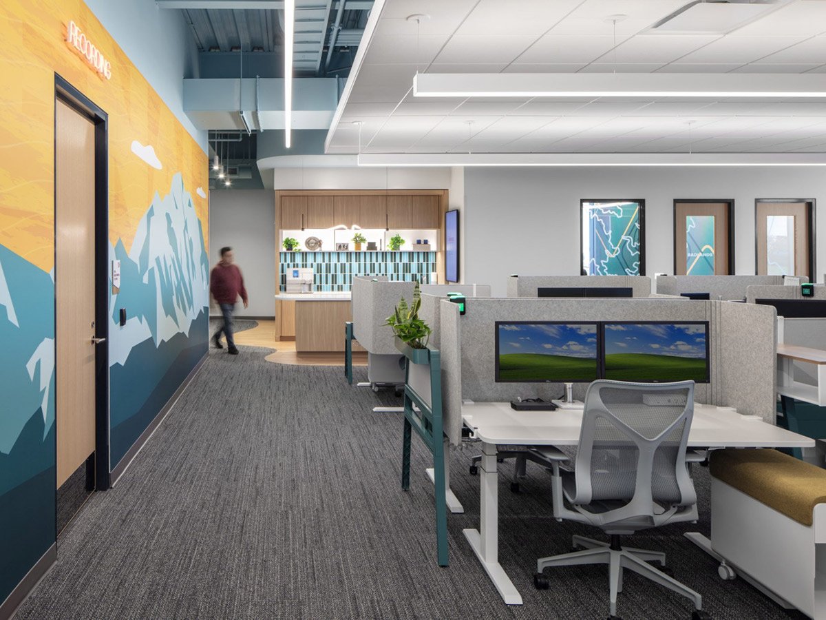 Desks & Workstations